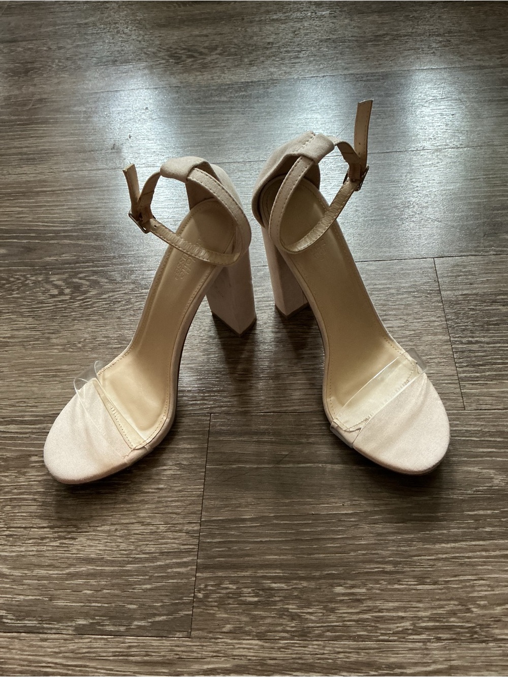 Ankle-Strap chunky Heel